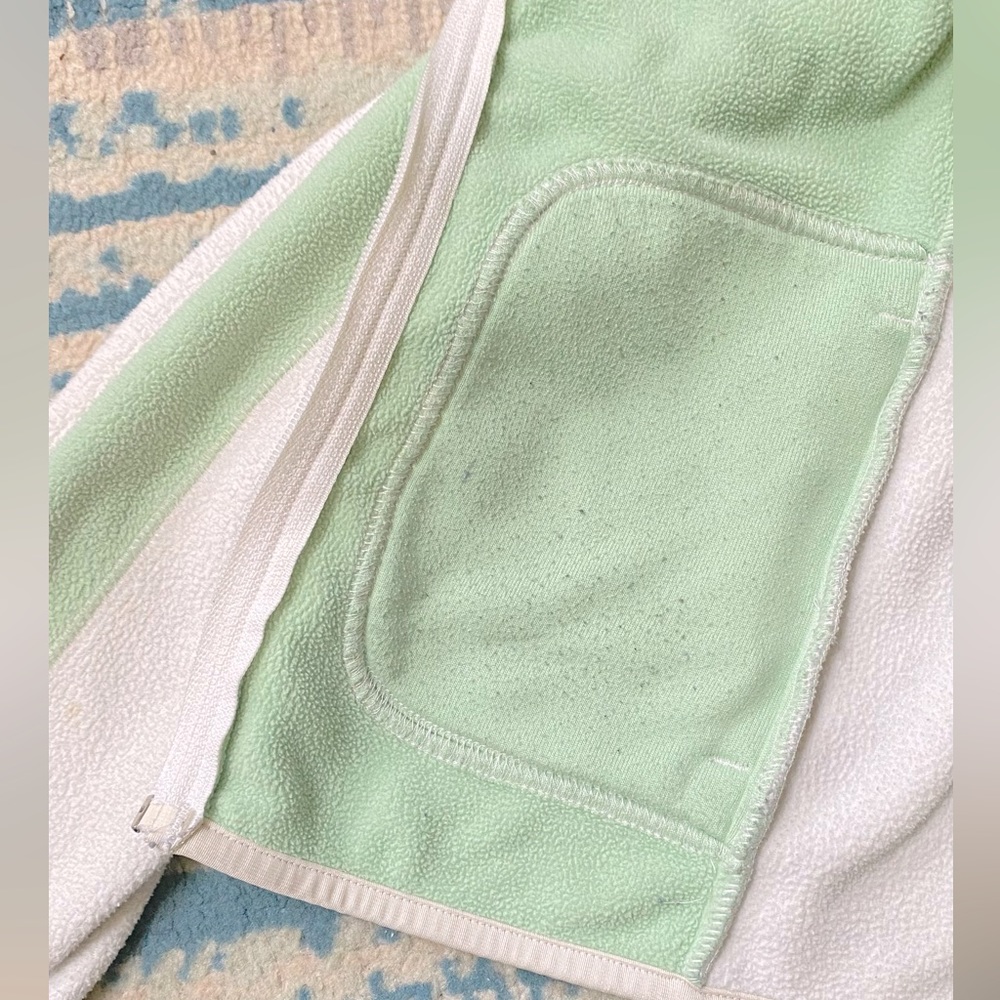 AE - full zip sweater - Picture 15 of 15